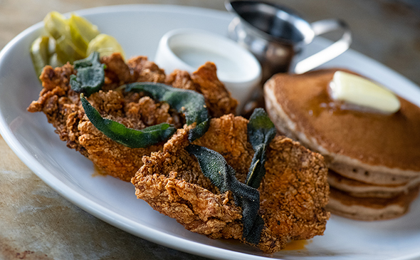 NASHVILLE HOT CHICKEN & PANCAKES